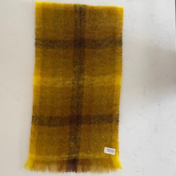 Vintage Made in Scotland Mohair & New Wool Fringed Plaid Wrap/Scarf Gold Brown - Picture 4 of 10